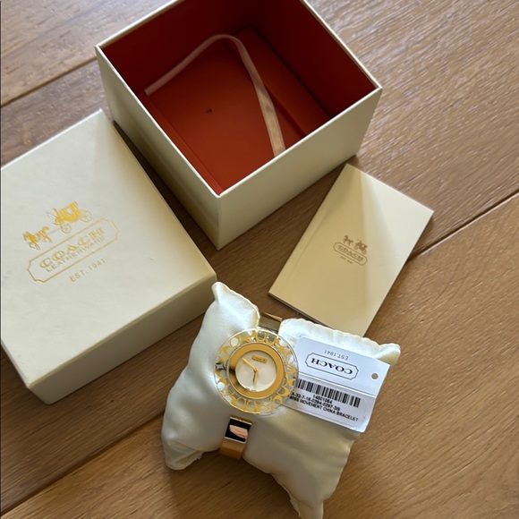 Coach Gold Watch - Picture 3 of 4